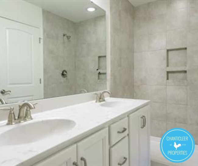 Building Photo - 5830 Crestlawn Ct