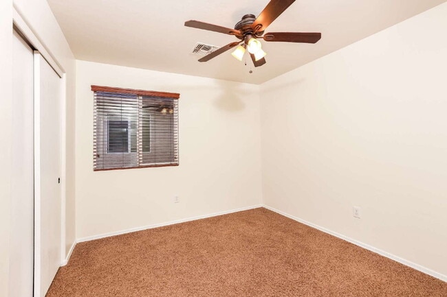 Building Photo - 5082 E Kittentails Dr