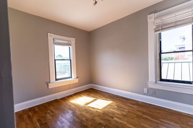 Building Photo - 221-223 Thurman Avenue