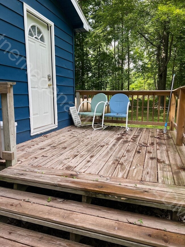 Building Photo - Country Oasis 3 bed 2 bath home