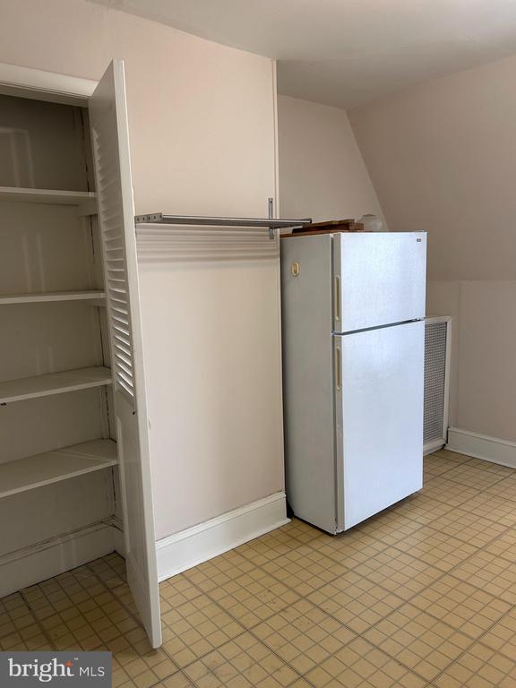 Building Photo - 913 Fayette St