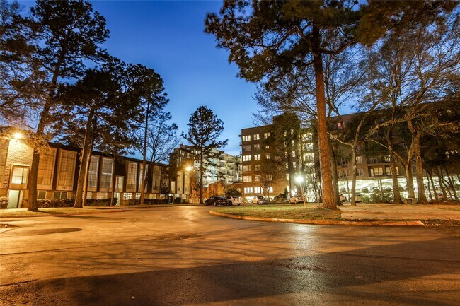 Building Photo - 12633 Memorial Dr