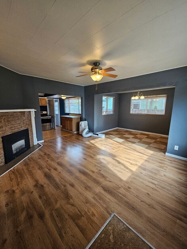 Building Photo - 2206001