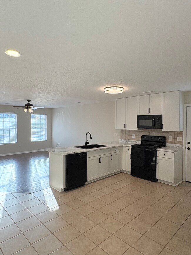 Building Photo - 401 Catalpa Cir