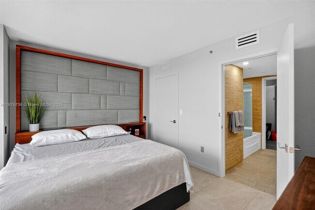 Building Photo - 50 Biscayne Blvd
