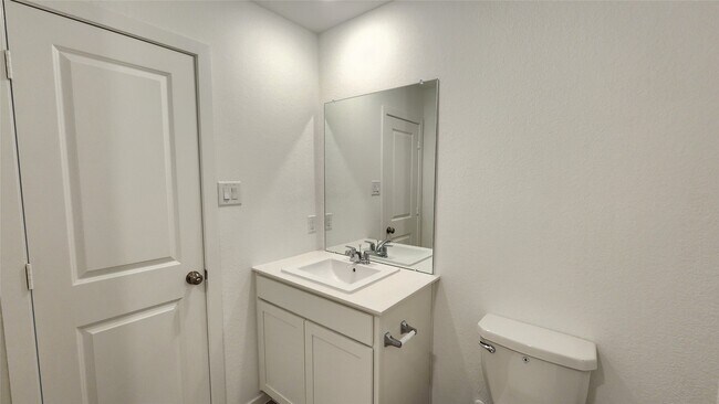 Building Photo - 16202 Rustic Pr Dr