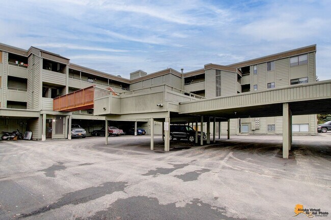 Building Photo - 2201 Romig Pl