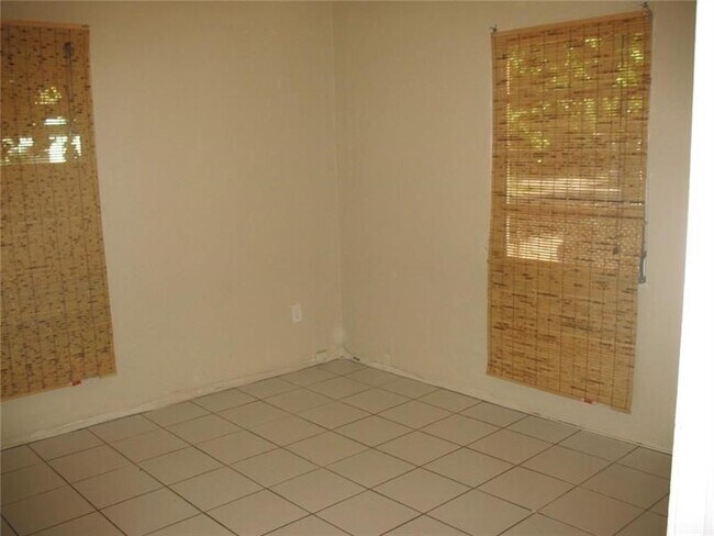 Building Photo - 2000 Rodman St