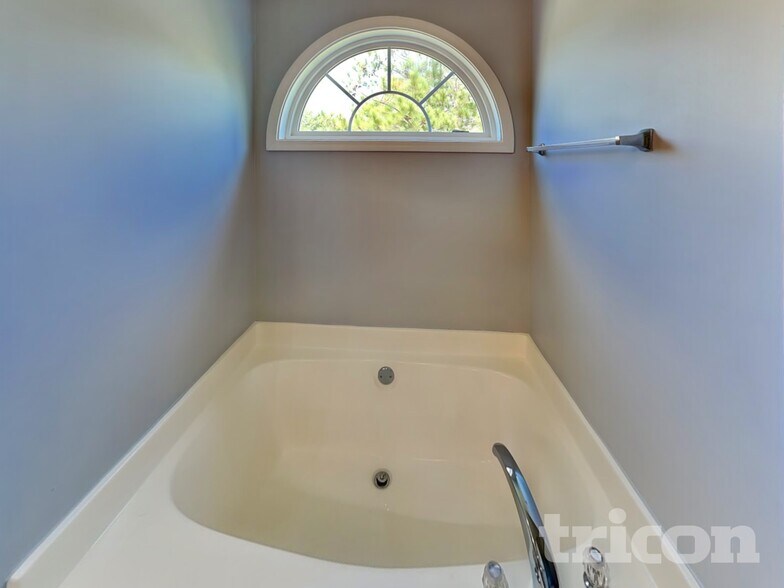 Building Photo - 420 Denali Ct