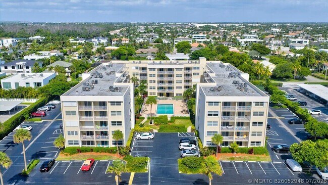 Building Photo - 2929 S Ocean Blvd