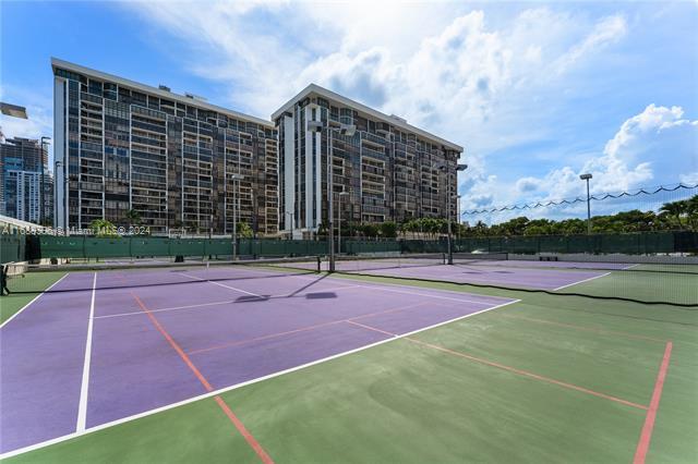 Building Photo - 1925 Brickell Ave