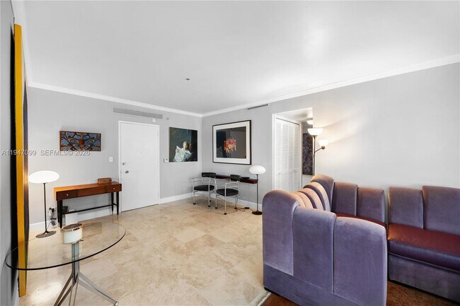 Building Photo - 5055 Collins Ave