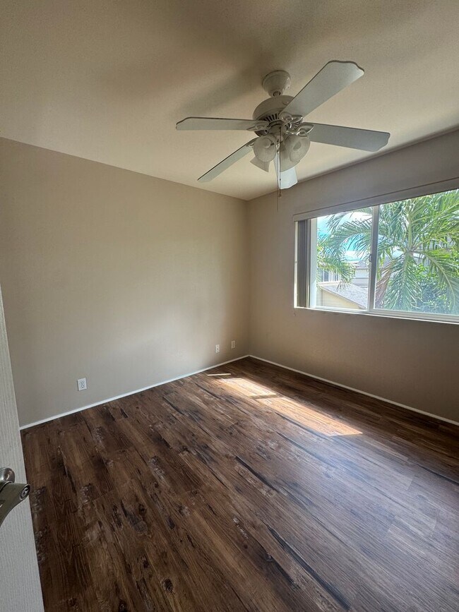 Building Photo - Beautiful 3 Bedroom with 2.5 Bathroom Home...