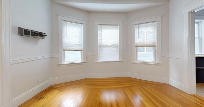 Building Photo - 34 Saranac St