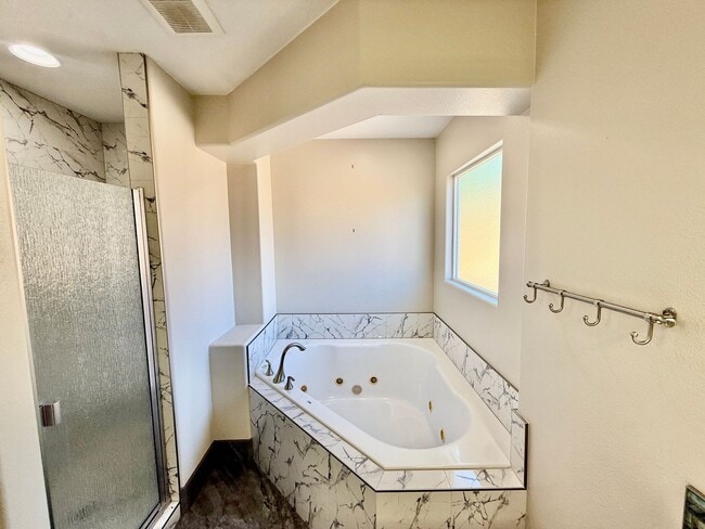 Building Photo - 389 E 500 S
