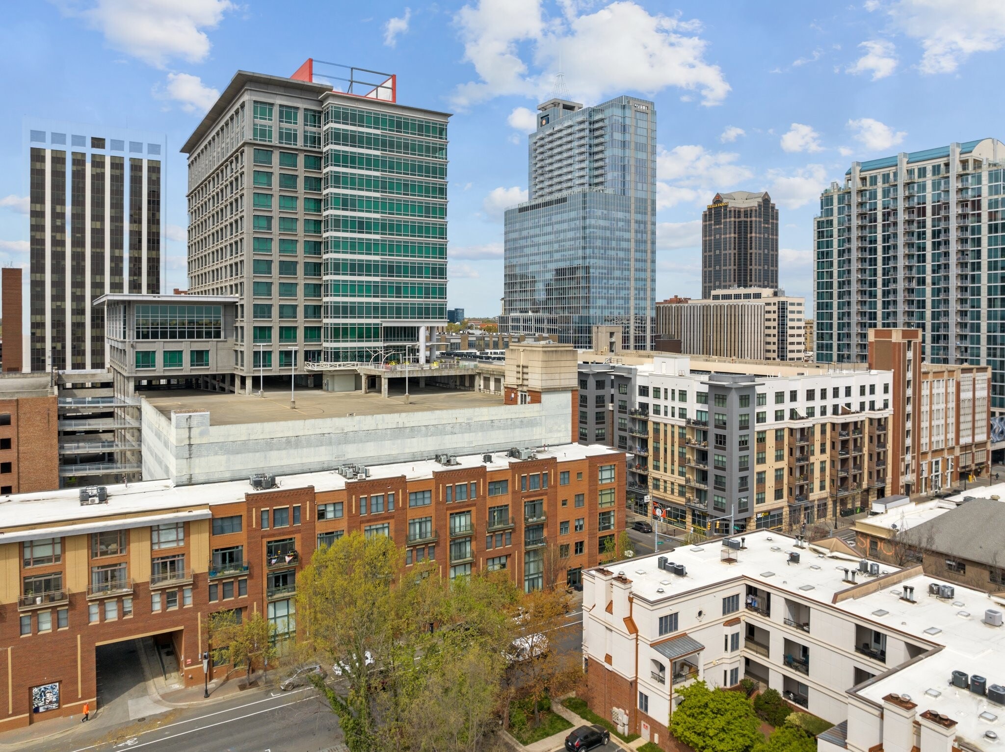 Building Photo - 444 S Blount St