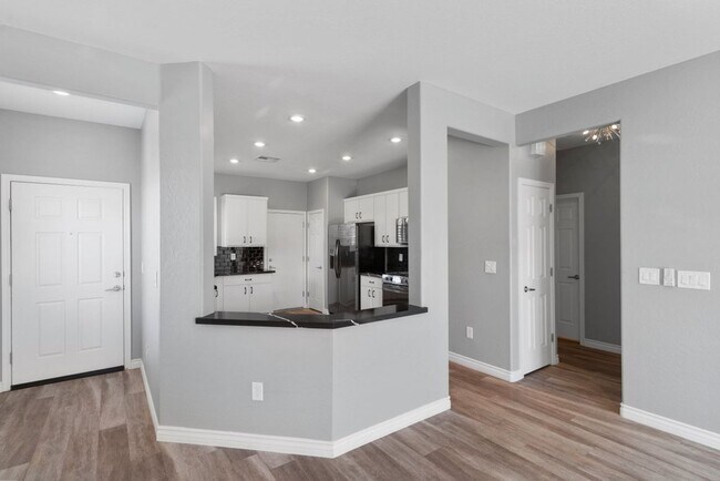 Building Photo - Beautifully upgraded 2Bed 2Bath in Solera Anthem 55+