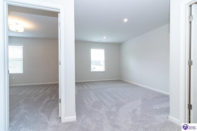 Building Photo - 104 Ashwood Ave