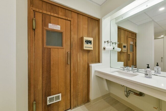 Building Photo - 4 Canal Park