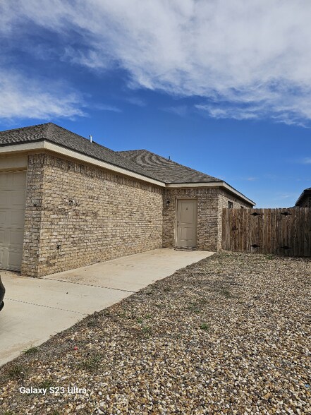 Primary Photo - 5524 Itasca St