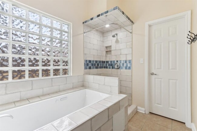 Building Photo - 10108 Channel Island Dr