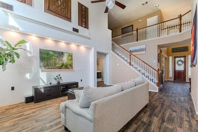 Building Photo - 8303 Hayden Cove Dr