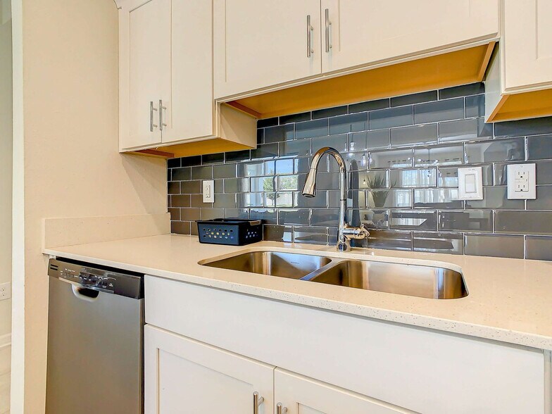 Building Photo - 4741 Clock Tower Dr