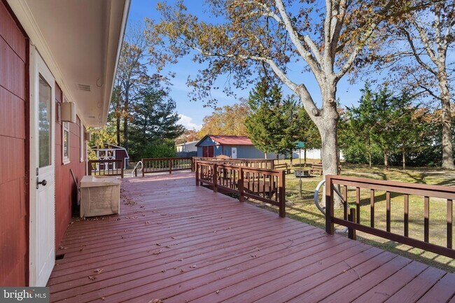 Building Photo - 218 Holly Ave