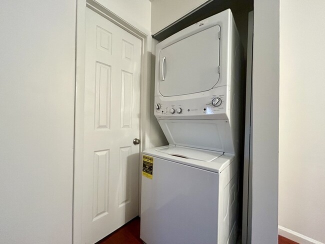 Building Photo - 1625 Merry Oaks Rd