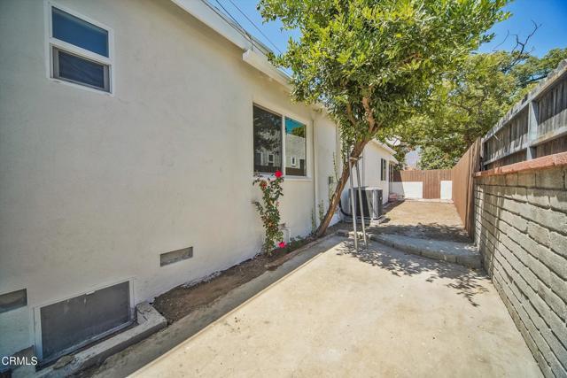 Building Photo - 838 Highland Ave