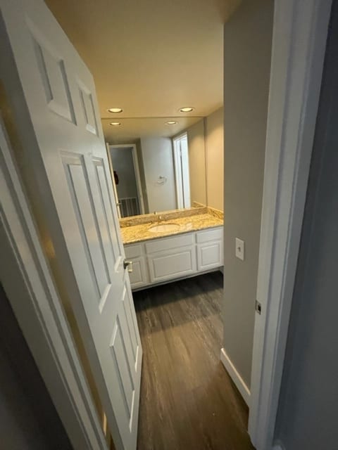 Building Photo - 6250 Sunny Meadow Ln