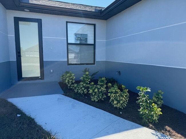 Building Photo - Brand-New 3-Bedroom Home for Rent in Lehigh Acres – Modern Design + Special Offer!