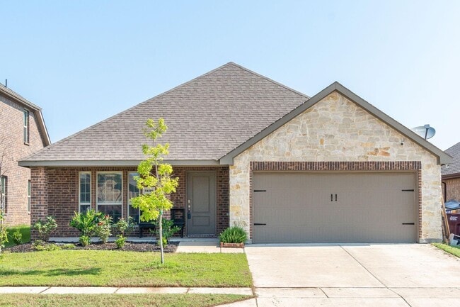 Building Photo - Highly desirable newer community in Royse City! Great Price! Beautiful brick & stone elevation wi...
