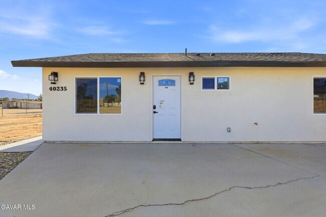 Building Photo - 40235 17th St W