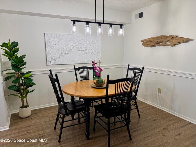 Building Photo - 225 S Tropical Trail