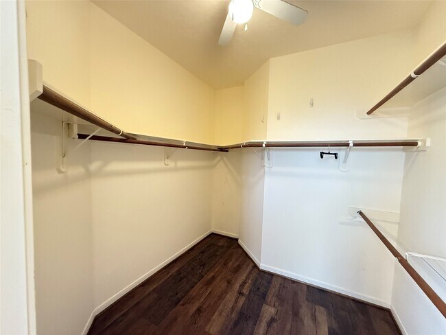 Building Photo - 5126 Winterwood Dr