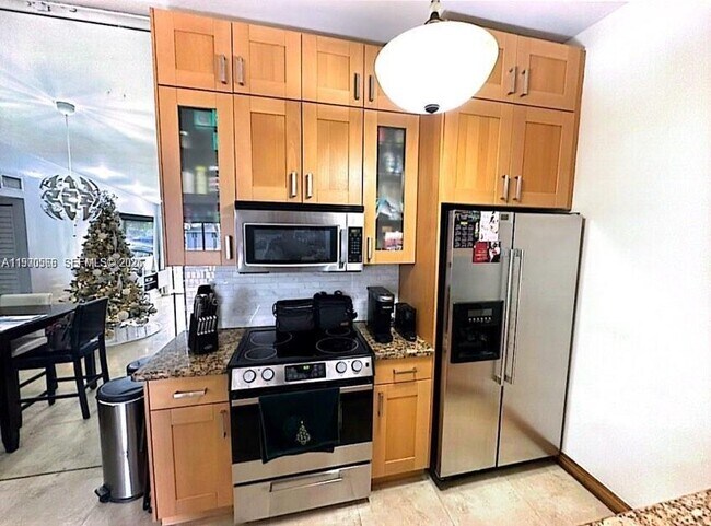 Building Photo - 9729 Hammocks Blvd