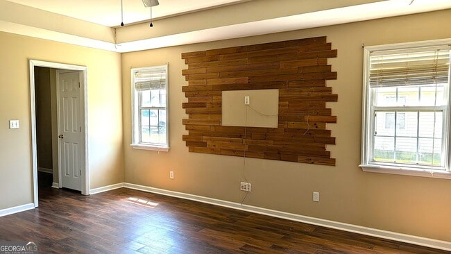 Building Photo - 210 Strawbridge Ln