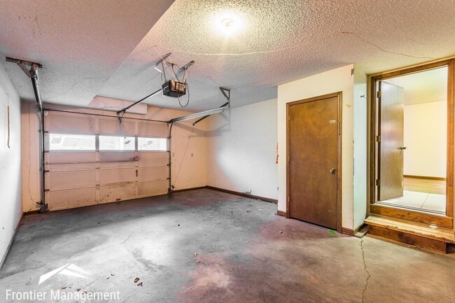 Building Photo - Incredible 2 Bedroom Duplex for Rent!