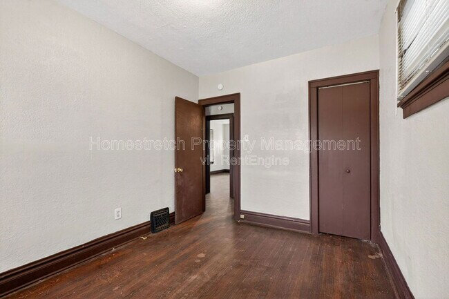 Building Photo - 5944 Thekla Ave