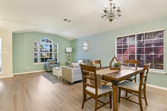 Building Photo - 1301 Canna Lily Ln