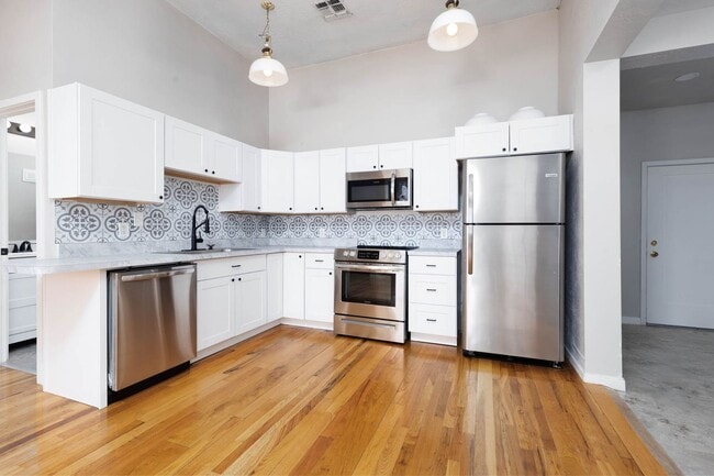 Building Photo - Vintage Vault Propeties LLC