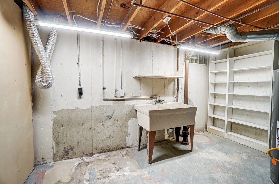 Building Photo - 271 Albright Dr