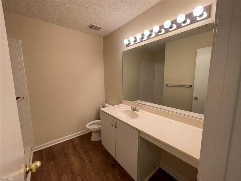 Bathroom #1 - 905 Settlement Dr