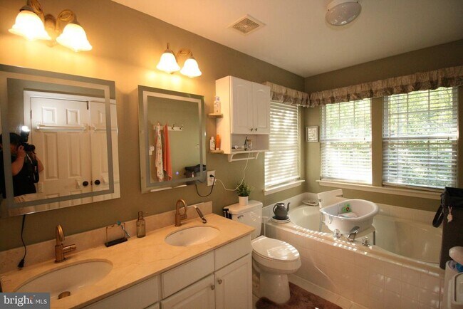 Building Photo - 11214 Winding Brook Ln