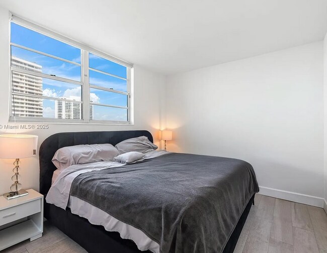 Building Photo - Fully renovated 2/2 in Sunny Isles Beach