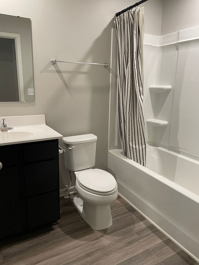 Building Photo - 2017 Westchester Dr