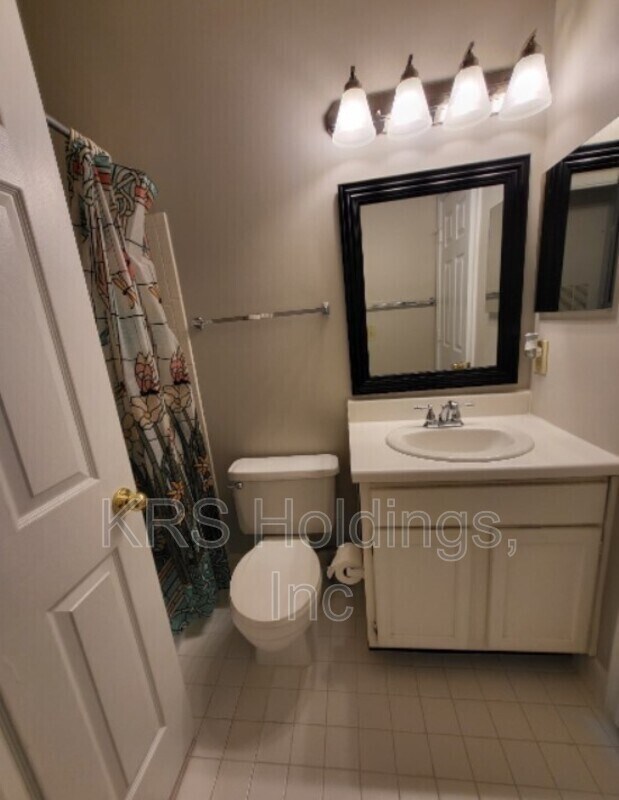 Building Photo - 13070 Autumn Woods Way