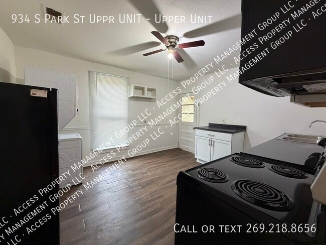 Building Photo - 934 S Park St