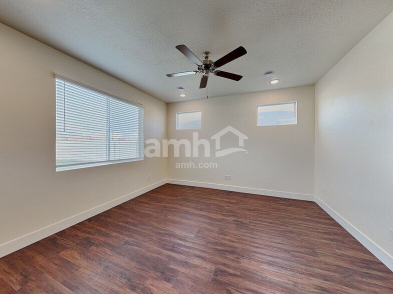 Building Photo - 9516 Aviara St